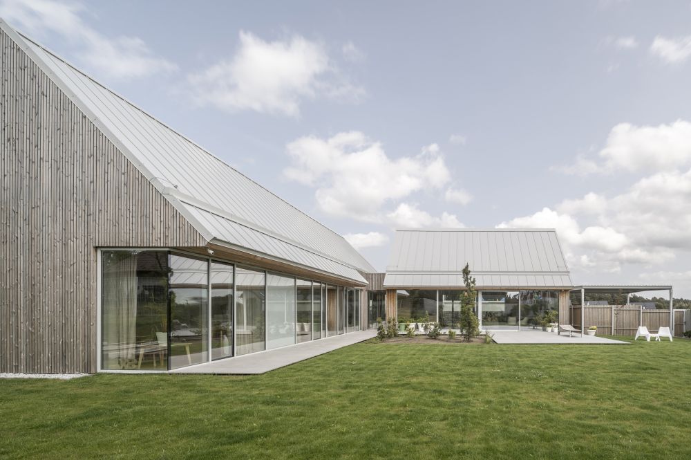 House in Jastrzebia Gora Archmondo Piotr Kowalczyk windows