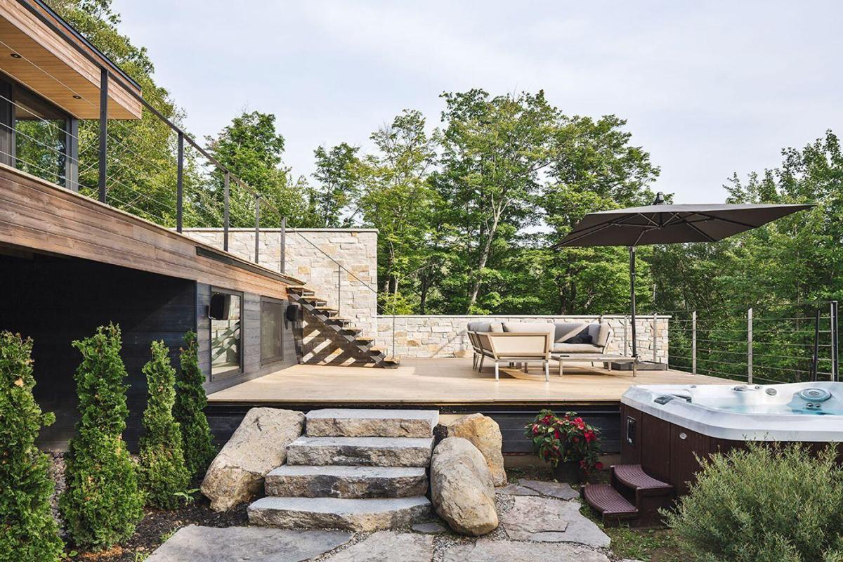 MU Architecture Architecture of Multilevel House rock steps