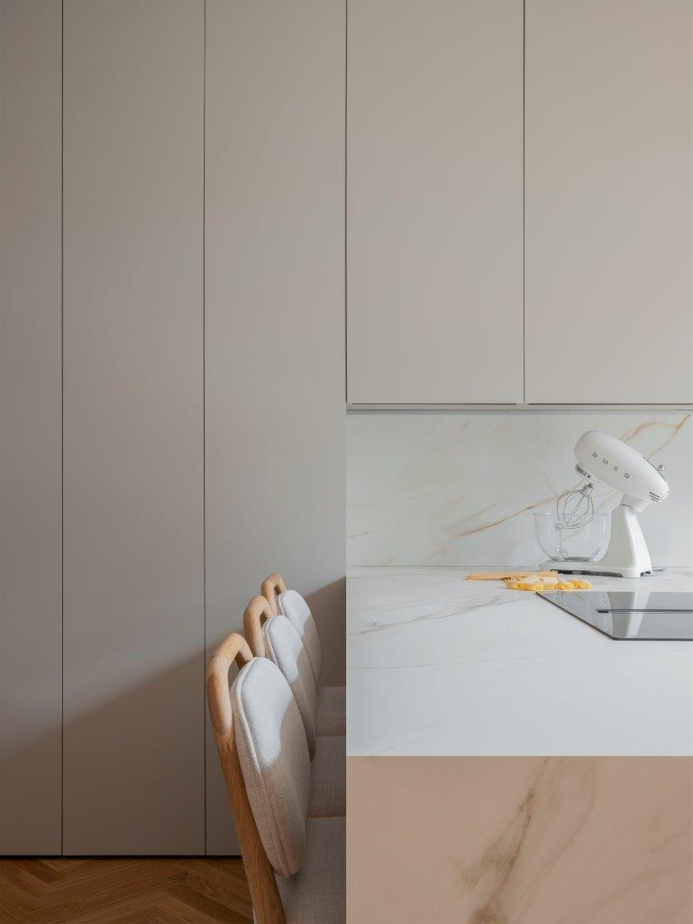 Milan apartment from Gabriela Casagrande white countertop