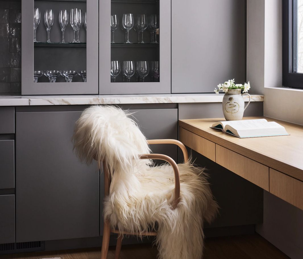 Nest Mountain Modern Cabin Window Seating