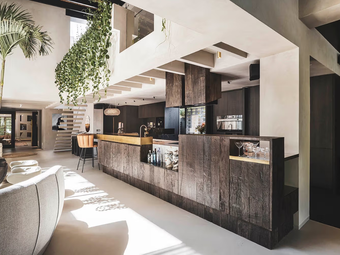 Villa in the Park by Jeroen de Nijs Bar