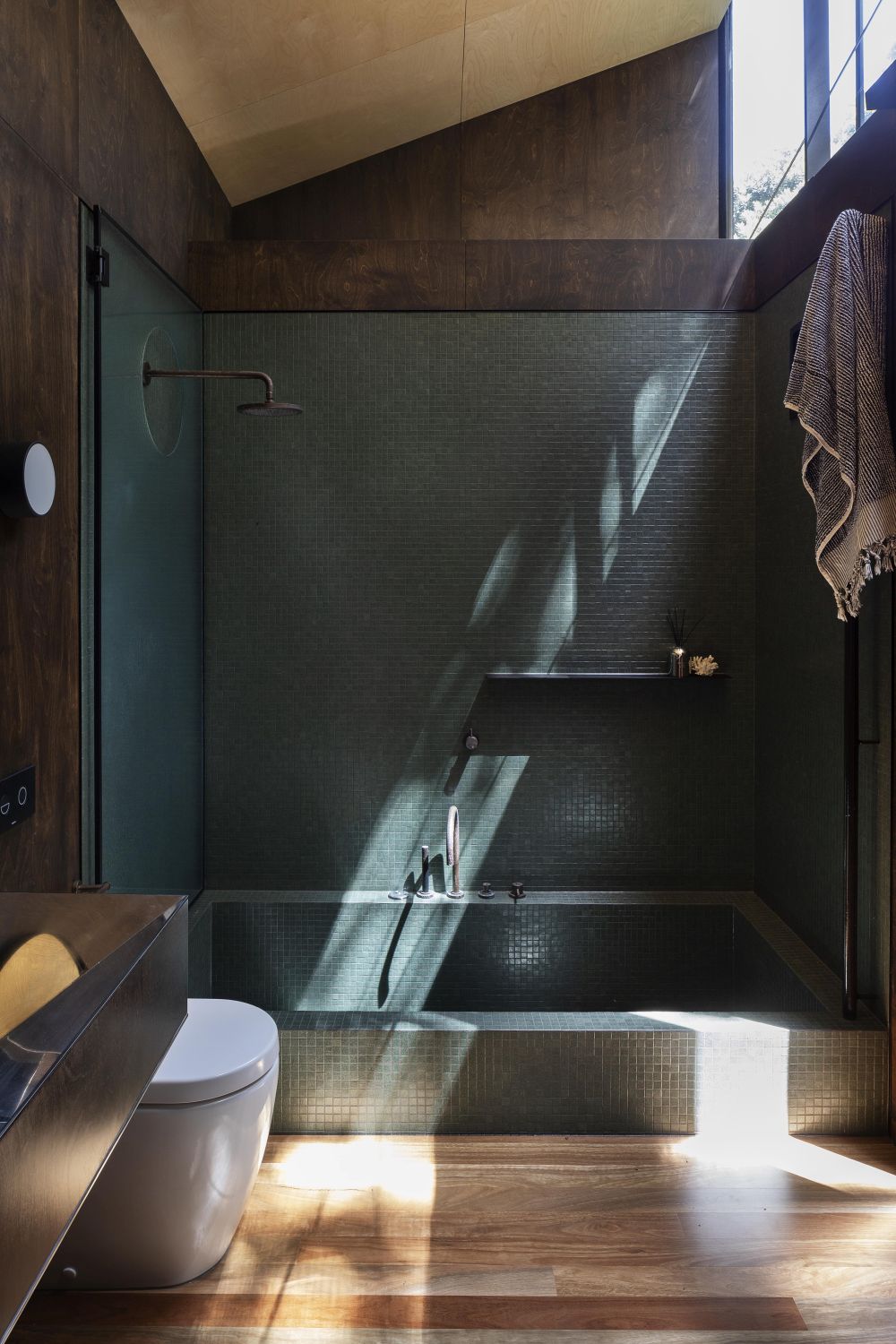 New Zeeland Kawakawa Bach Herbst Architects tub sunken