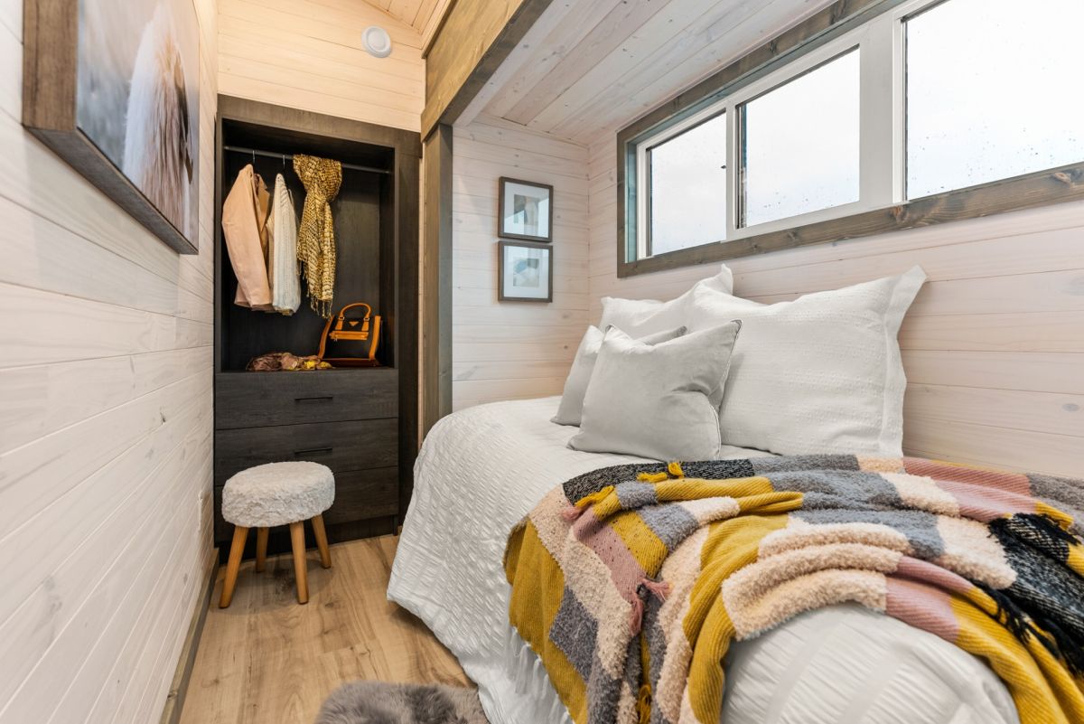 Spacious 38 Foot Tiny Home Built bed area